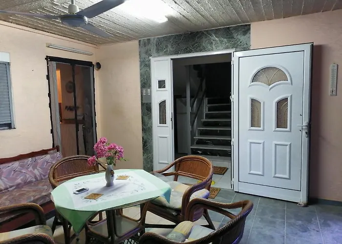 Nyaraló Haris Olympiakí Aktí